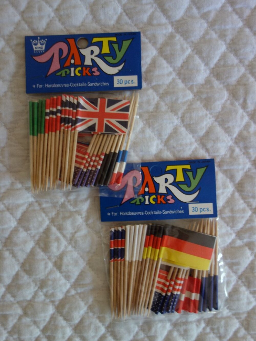 2 NIP New Vntg KING Party Picks Flags of the World Toothpicks for Horsdoeuvres,
